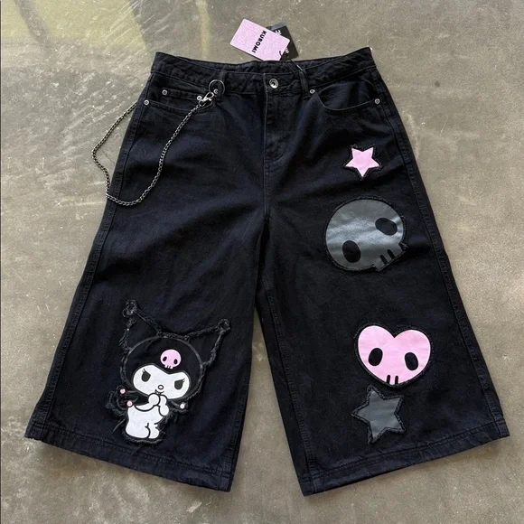 Hot Topic Kuromi Long Jean Shorts With Chain - Picture 4 of 9